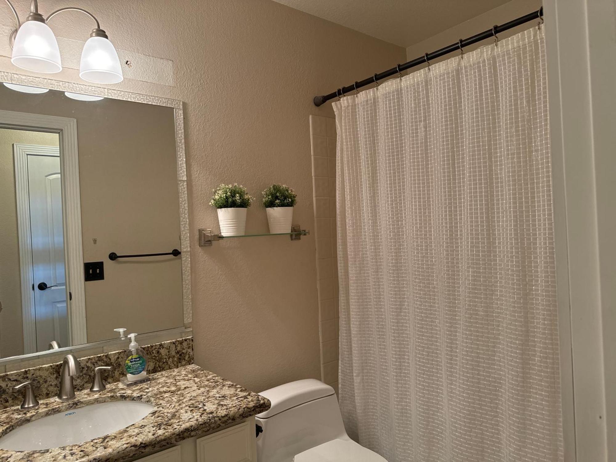 Séjour chez l'habitant Le Noir, A Private Bedroom With A Private Entrance - Shared Bathroom *