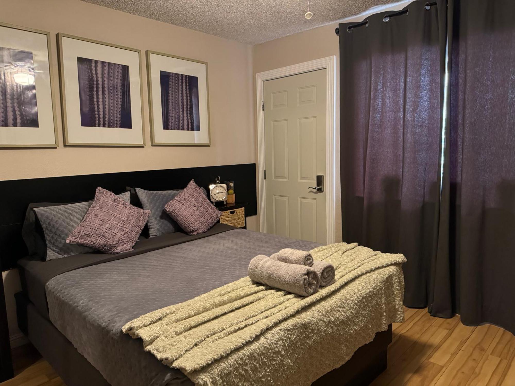 Le Noir, A Private Bedroom With A Private Entrance - Shared Bathroom Séjour chez l'habitant *